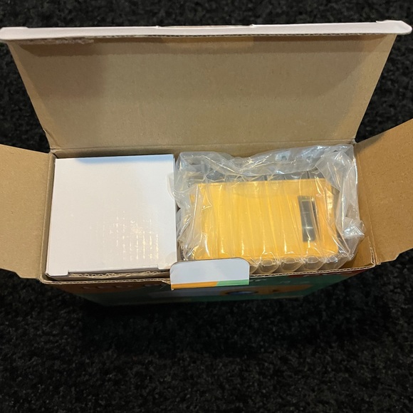 Mini LED Projector - Picture 3 of 5